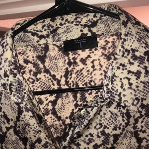 Silky button up, worn once, cute with jeans and boots for a night out!